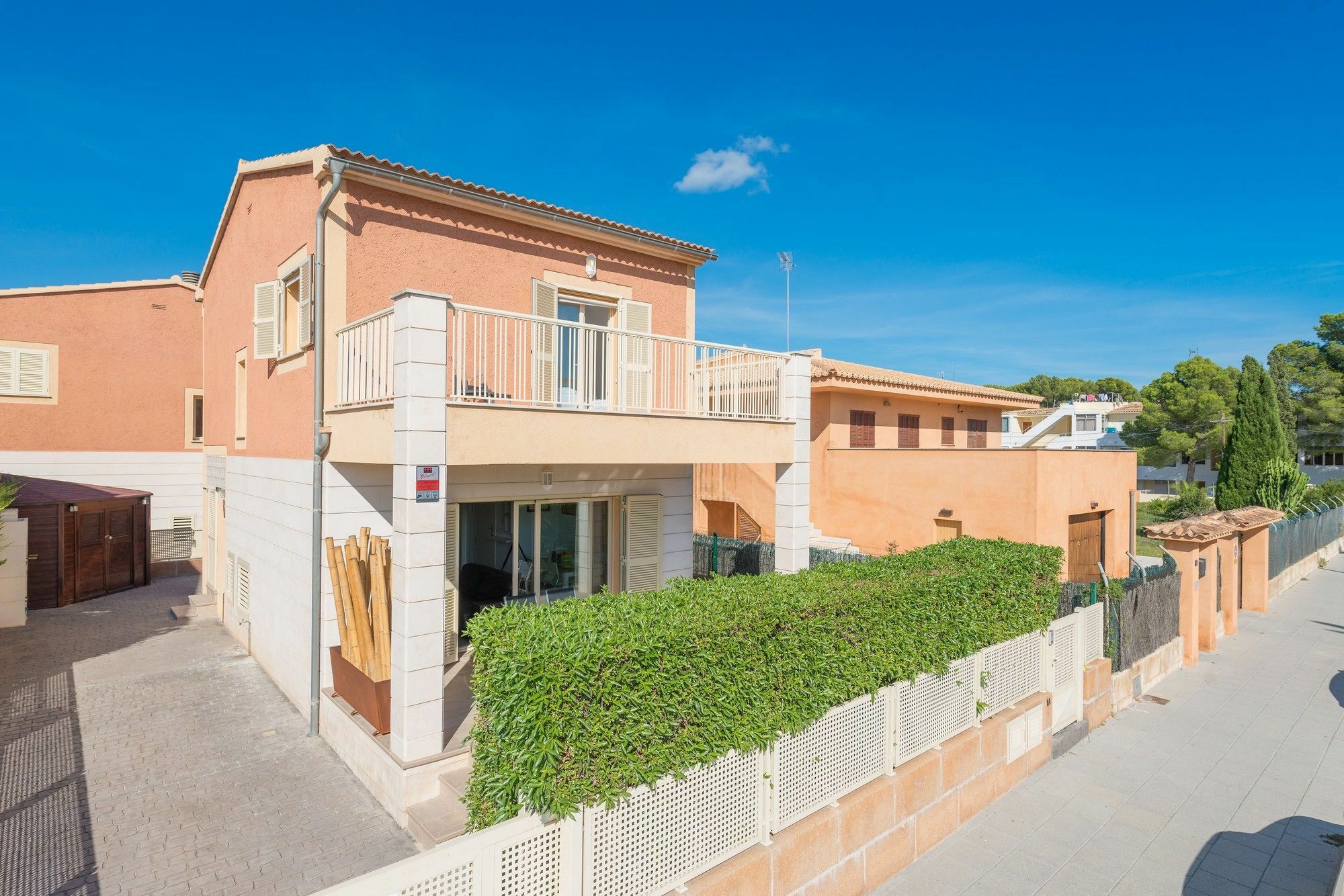 Iuca Villa *